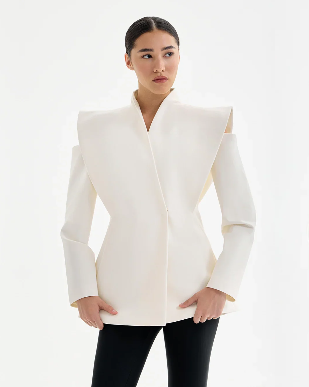 Valenne | Minimal Sculpture Jacket