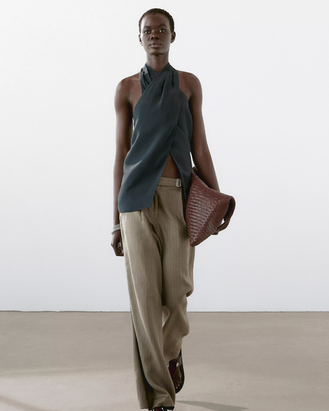 Auraline | Halter Neck Back Neckline Top